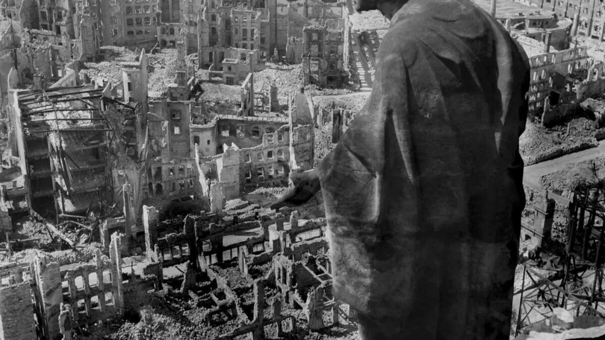 dresden_bombed_1945_4