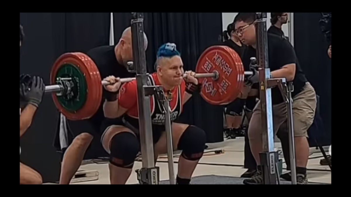 Atleta trans record femminile pesi