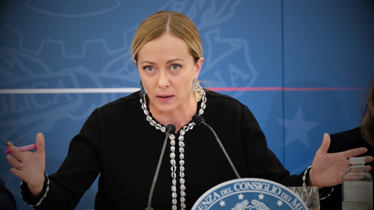meloni in conferenza stampa