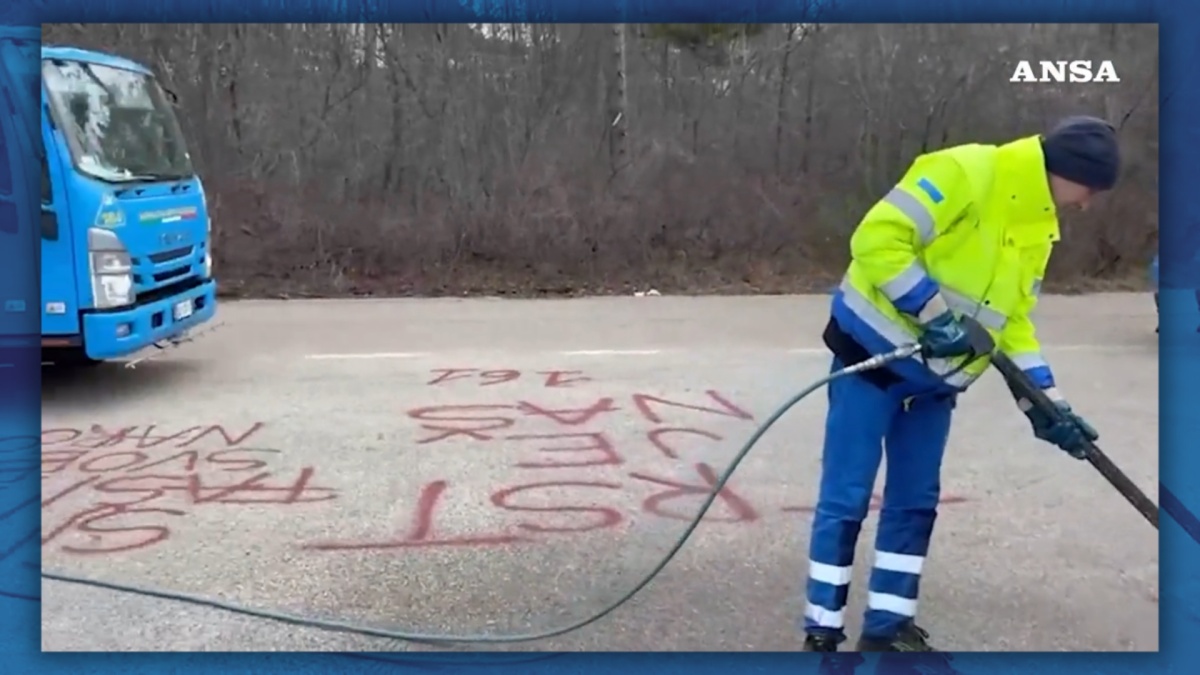 foibe vandalizzata basovizza