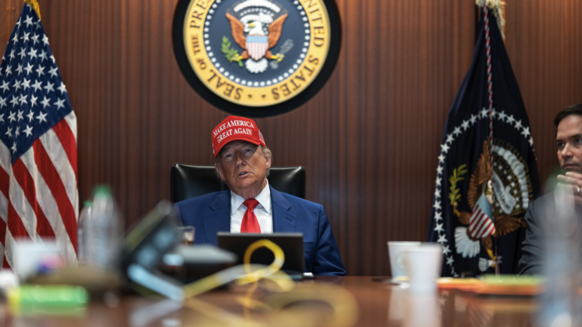 Donald Trump nella situation room