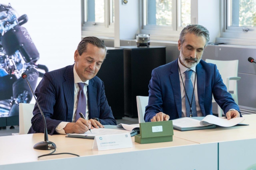 La firma dell'accordo tra Acea e IIT