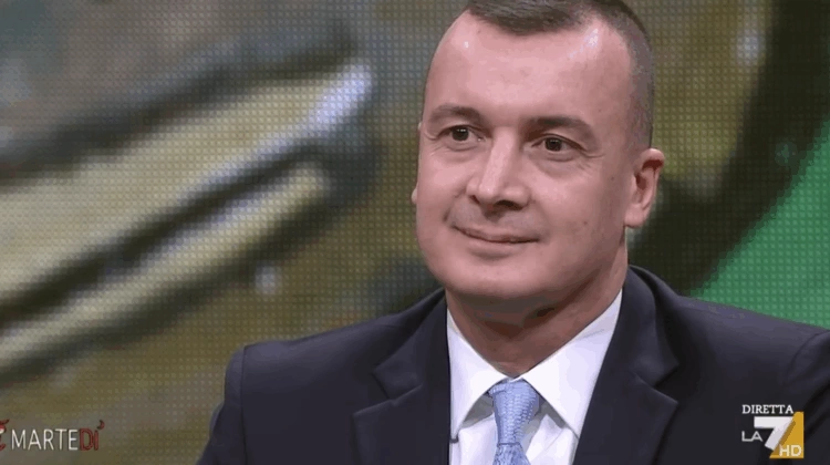 Fermi tutti, Rocco Casalino sbarca in politica: ha scelto dove candidarsi