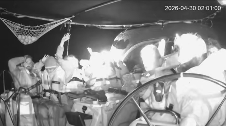 È già finito il viaggio della Global Sumud Flotilla: il blitz al largo di Creta