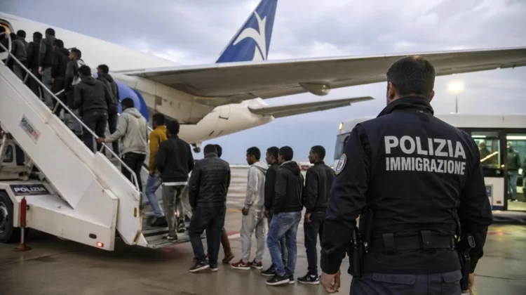 Migranti, il Paese reale chiede rimpatri: ecco cosa svela il sondaggio