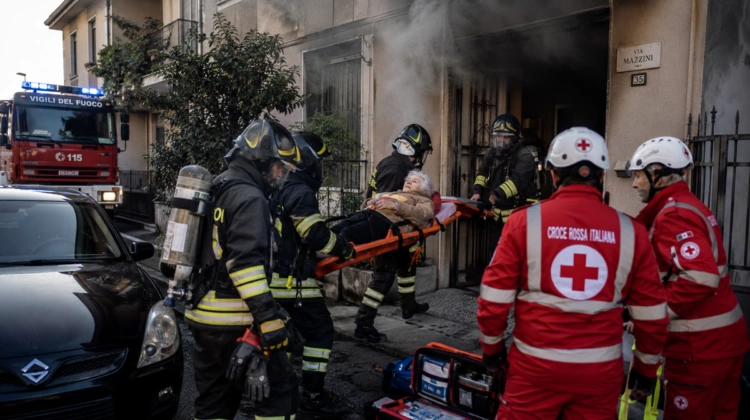 Cornaredo, incendio in un appartamento: 73enne ustionata sul 70% del corpo