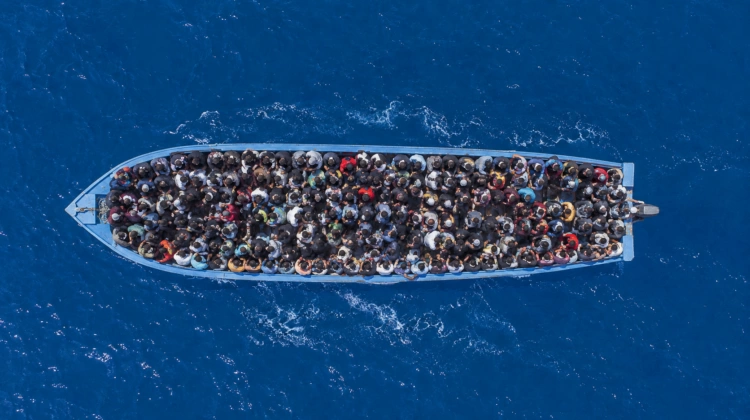 Le tratta della morte: neonata morta di ipotermia a Lampedusa