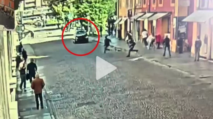 Modena, lancia l’auto sulla folla: il filmato choc delle telecamere