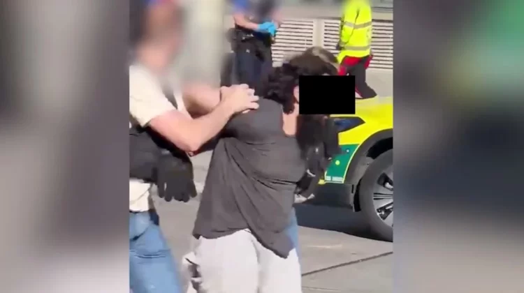 “L’ho visto uscire”, “Gridava Allah è grande”. Ecco il volto dell’attentatore