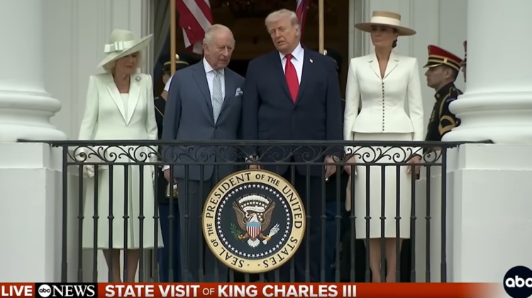 Un successo la visita di Re Carlo nel mezzo della crisi Trump-Starmer