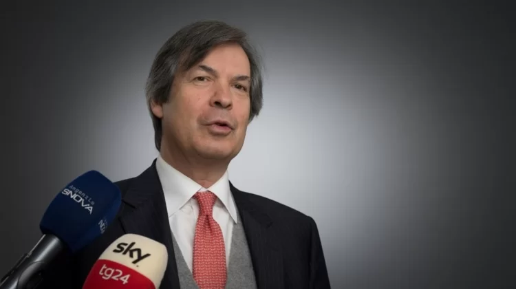 Intesa Sanpaolo: il semestre supera le attese ma nessun rilancio per Mps