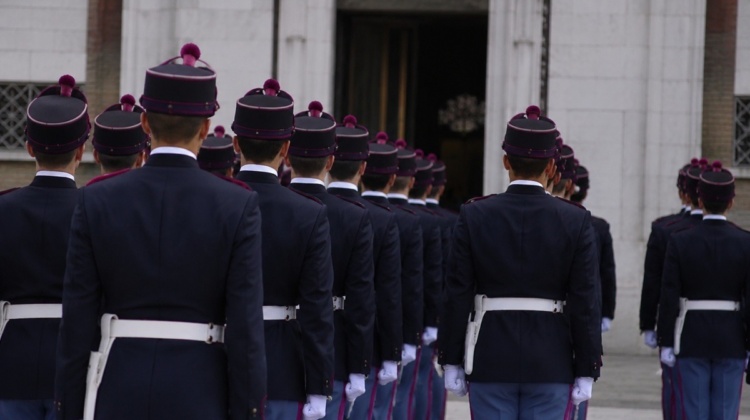 Milano, violenze sessuali sugli allievi della scuola militare Teuliè: arrestato un docente
