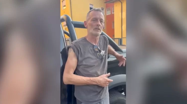 “Vuoi morire?”. Immigrato sfonda la porta e strappa i vestiti ad una ragazza