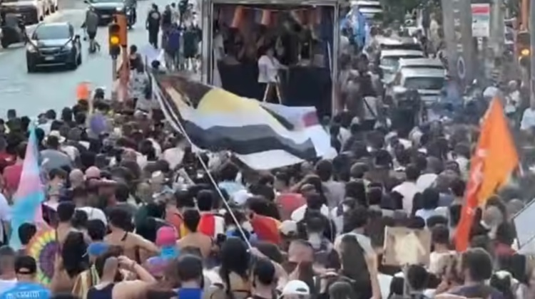 Il Pride assaggia l’inclusione: tre africani molestano una donna e poi pestano gli agenti