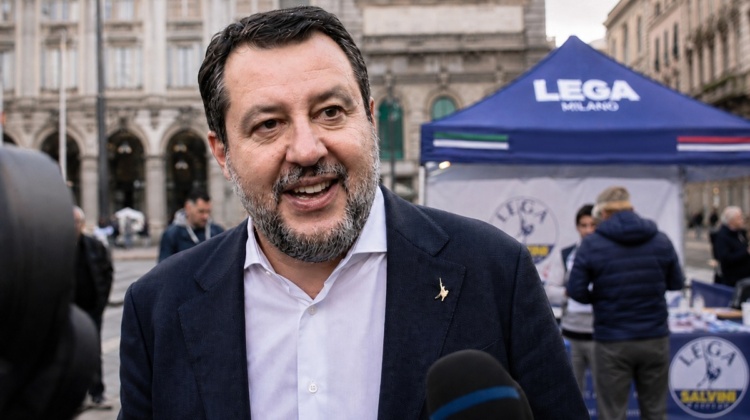 Salvini: “La crisi la paghino le banche”. Ma Fratelli d’Italia e Forza Italia (in imbarazzo) tacciono e dicono di no