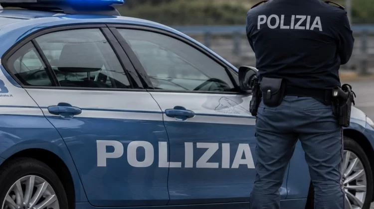 Rubano un’auto e sfidano la polizia: la folle corsa di due minori rom