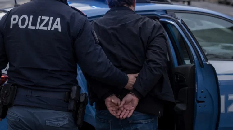 Agente morto a Milano, l’uomo della fuga in auto è già tornato in carcere dopo poche ore ai domiciliari