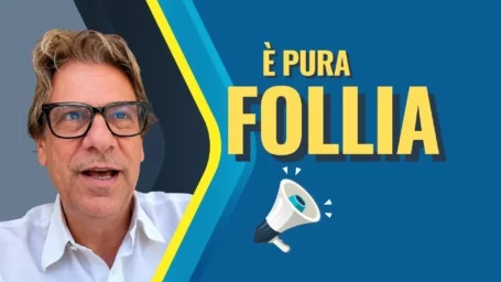 Vogliono arrestare il poliziotto per i lacrimogeni: ma vaffa***