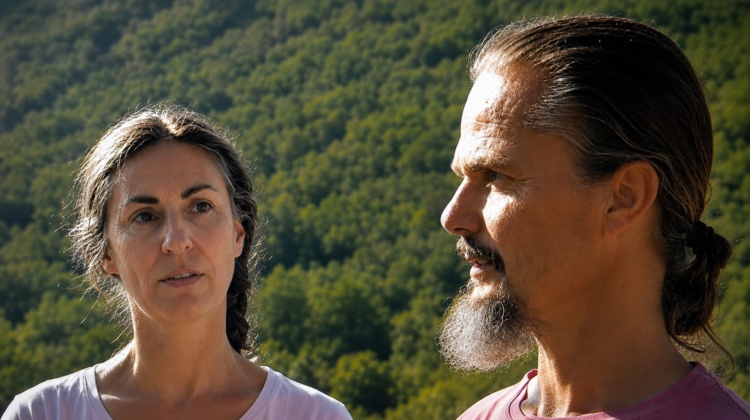 Famiglia nel bosco, l’accusa di Pillon: i servizi sociali ritardano il rientro
