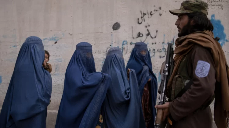 Femministe, andate in Afghanistan: lì il (vero) patriarcato picchia davvero e non viene punito dalla legge