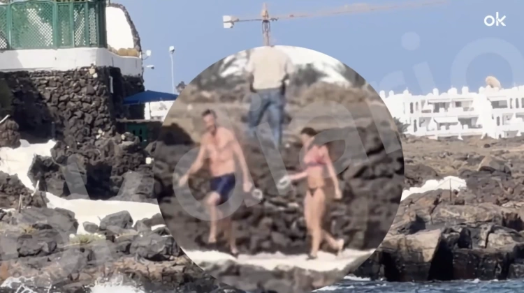 La crisi di Ceuta non lo sfiora: Sanchez pizzicato a nuotare al mare