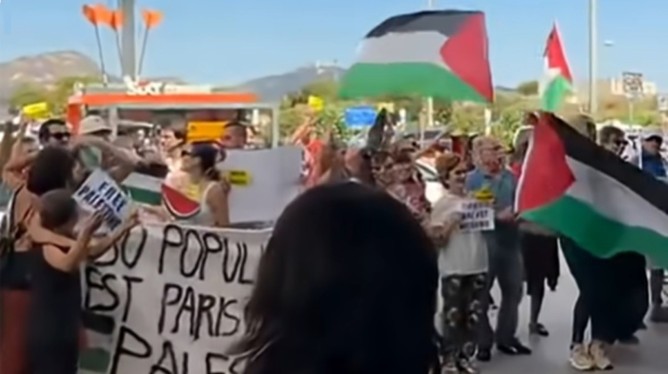 Cagliari-Elmas, passeggeri israeliani presi di mira dai propal