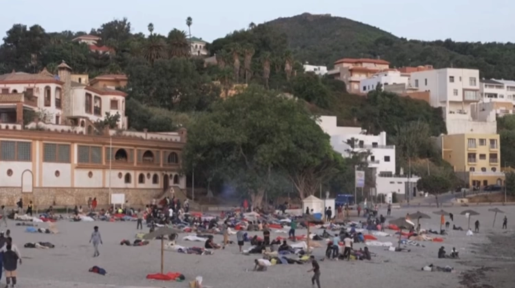 I video smentiscono il governo Sanchez: “In 5mila sono accampati a Ceuta”