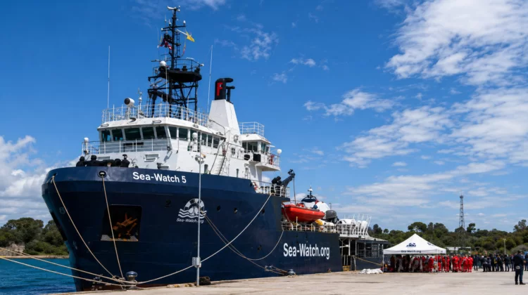 “Stop e multa di 7.500 euro”. L’annuncio di Piantedosi sulla Sea-Watch 5