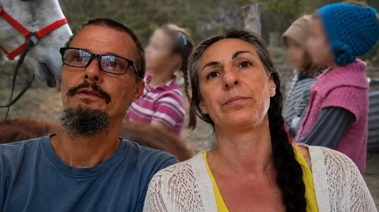 Lo strano caso della sinistra “fricchettona” che abbdandona la Famiglia nel Bosco
