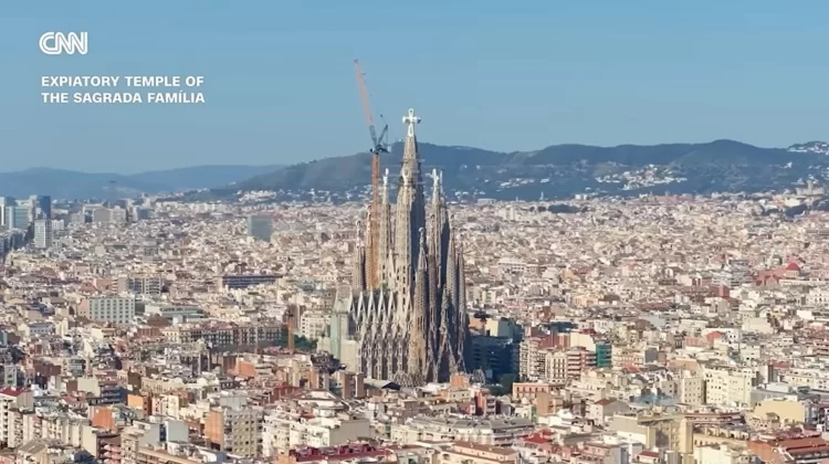 Barcellona: il trucco cola e sotto resta il cattivo odore