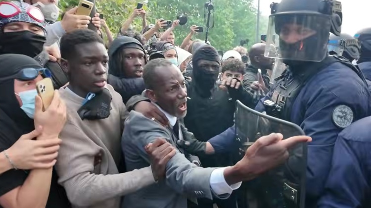 Francia incubatrice di islamo-comunismo, occhio al rischio contagio