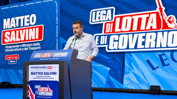 Salvini contro la stampa al congresso della Lega: “Ho chiesto io di separare i giornalisti servi”. L’Ordine insorge: “Come nei regimi totalitari”