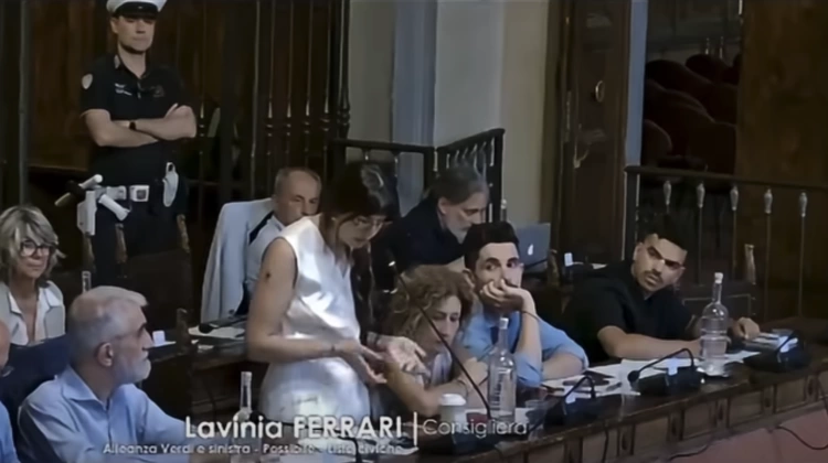 La consigliera Avs ridacchia: “Bimbi mai nati? Non sono mai stati vivi”. E scoppia la bufera
