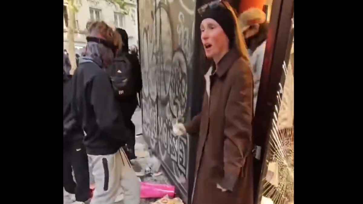 saccheggi negoziante francese (screenshot video X)